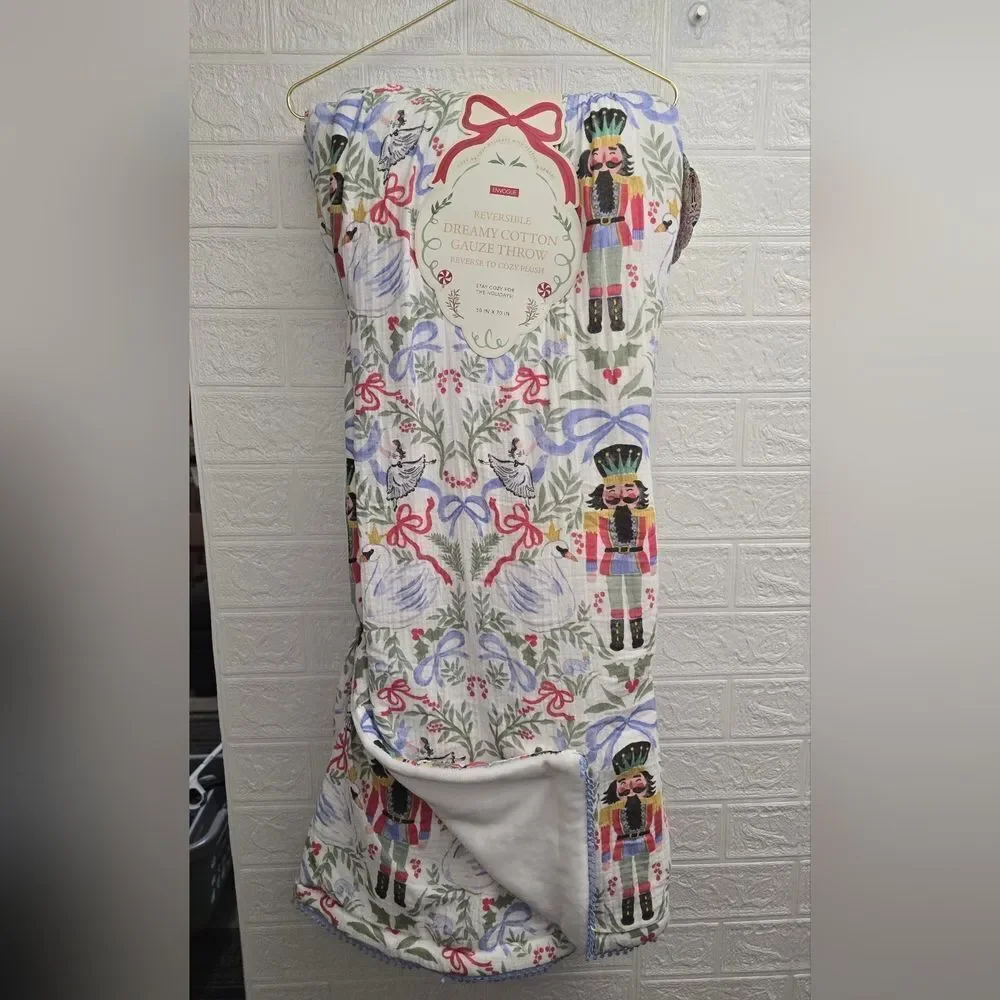 NUTCRACKER BALLET Christmas Dreamy Cotton Gauze Reverse Throw Blanket NWT 50